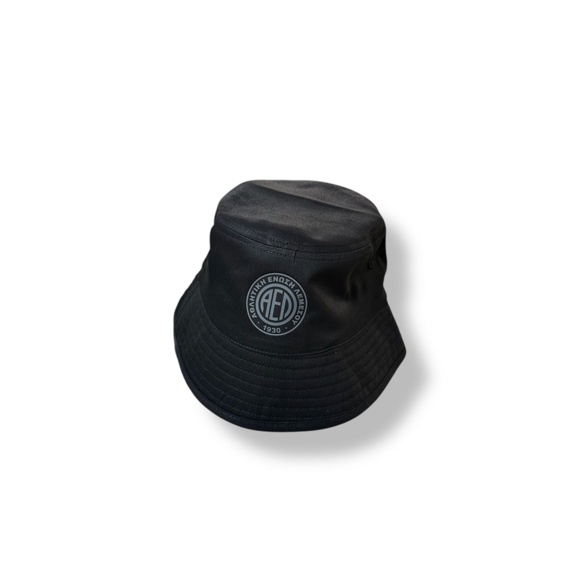 Black bucket hat / black emblem